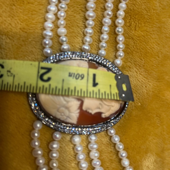 Freshwater pearls Cameo Necklace - Picture 10 of 12